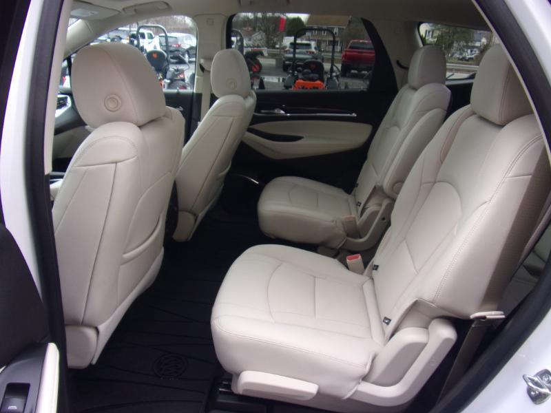 Buick Enclave AWD 4dr Essence 2023