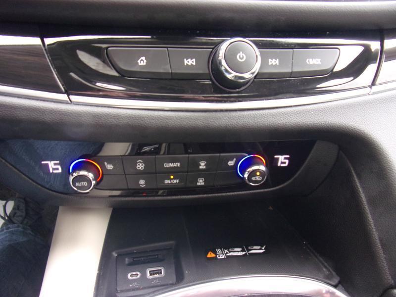 Buick Enclave AWD 4dr Essence 2023