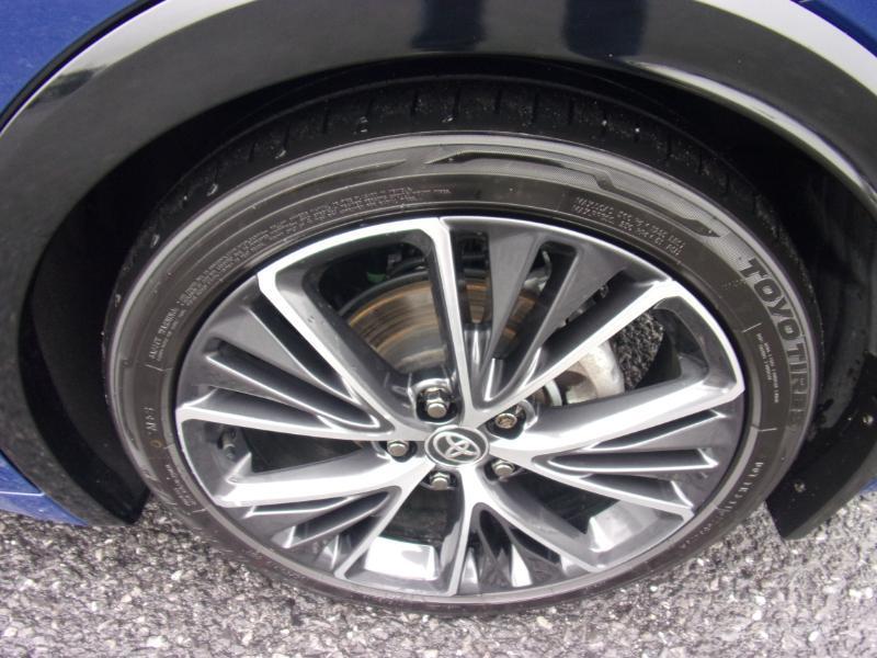 Toyota Prius XLE AWD (Natl) 2024