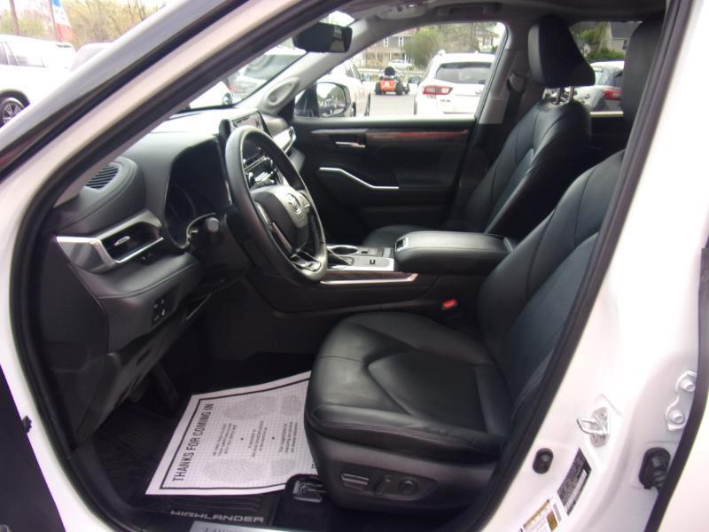 Toyota Highlander Hybrid Limited AWD (Natl) 2020