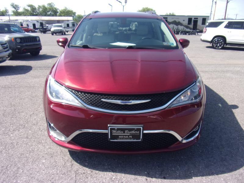Chrysler Pacifica Touring L FWD 2019