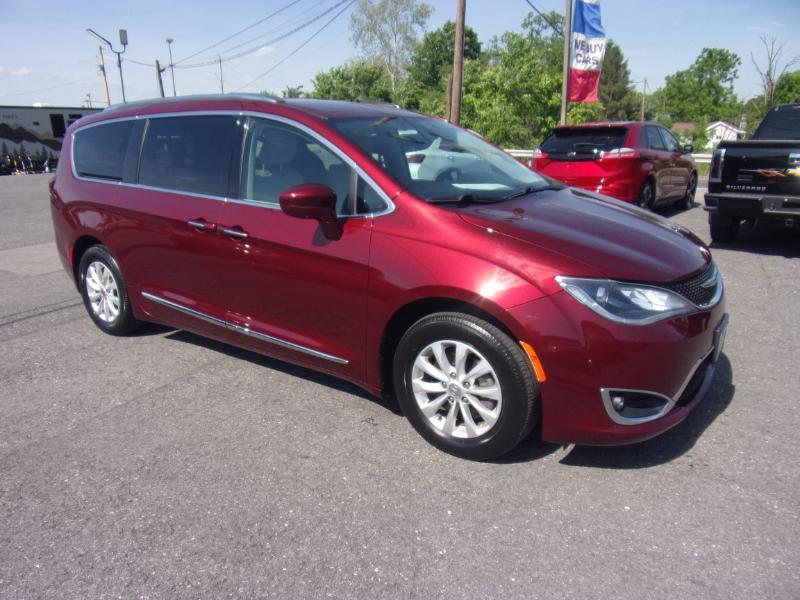 Chrysler Pacifica Touring L FWD 2019