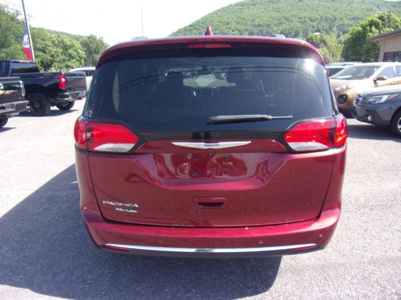 Chrysler Pacifica Touring L FWD 2019
