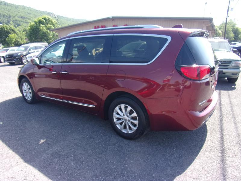 Chrysler Pacifica Touring L FWD 2019