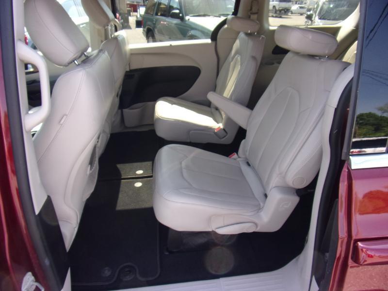 Chrysler Pacifica Touring L FWD 2019