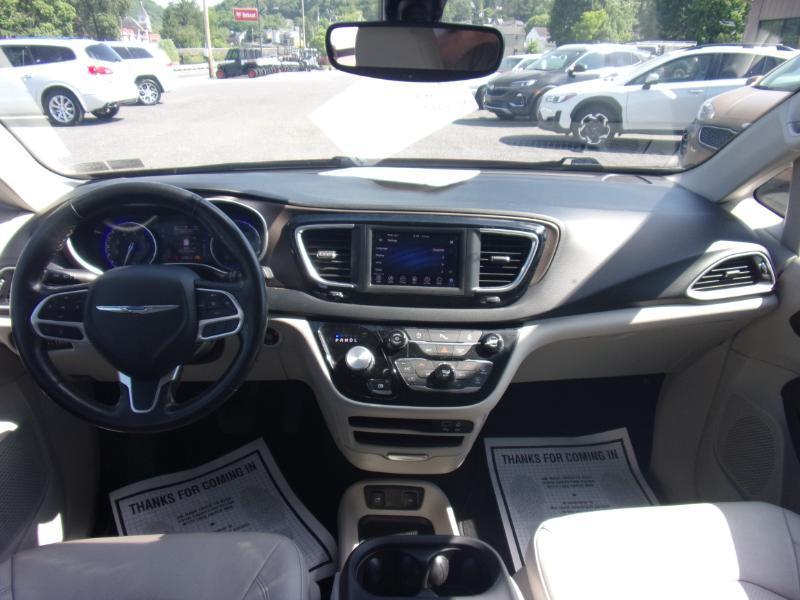 Chrysler Pacifica Touring L FWD 2019