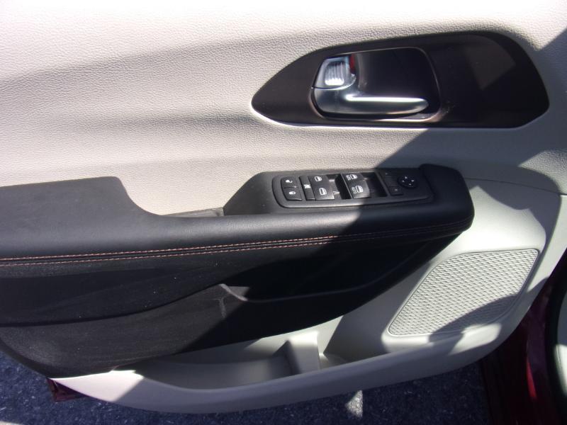 Chrysler Pacifica Touring L FWD 2019