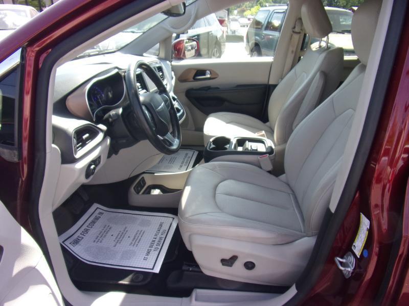 Chrysler Pacifica Touring L FWD 2019