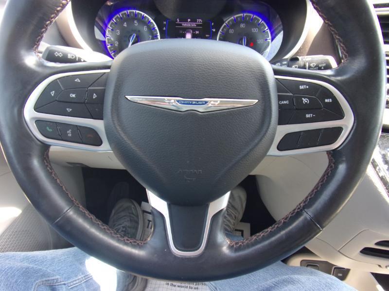 Chrysler Pacifica Touring L FWD 2019