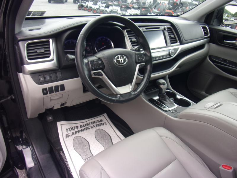 Toyota Highlander XLE V6 AWD (Natl) 2018