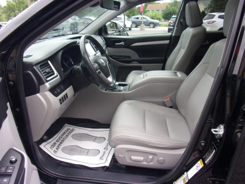 Toyota Highlander XLE V6 AWD (Natl) 2018