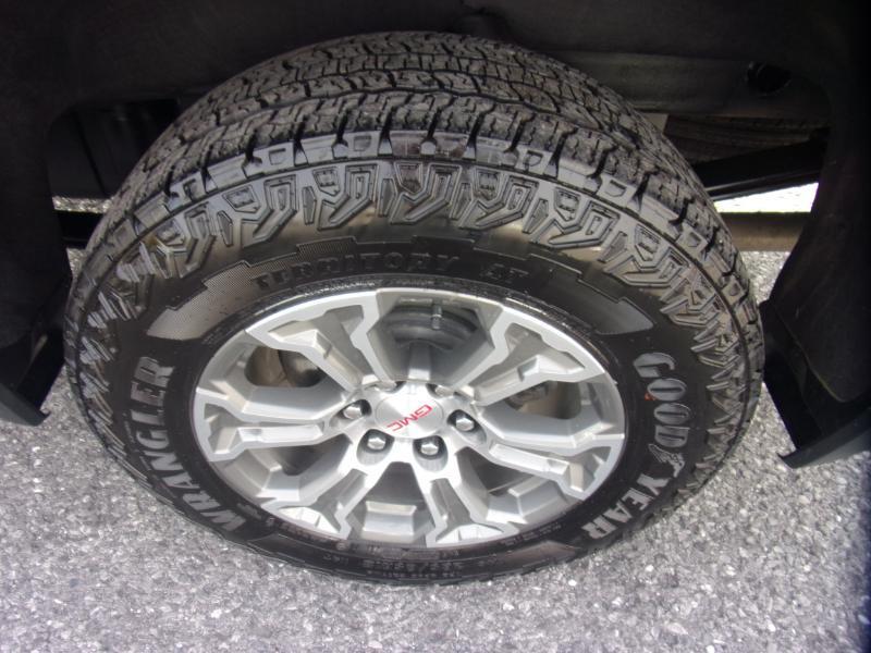 GMC Sierra 1500 4WD Crew Cab 147" SLT 2026