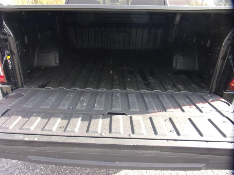 GMC Sierra 1500 4WD Crew Cab 147" SLT 2026