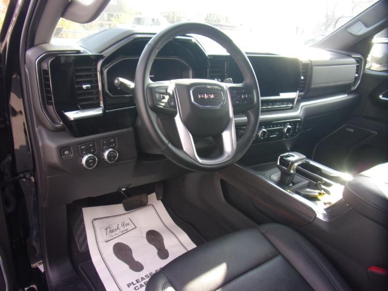 GMC Sierra 1500 4WD Crew Cab 147" SLT 2026