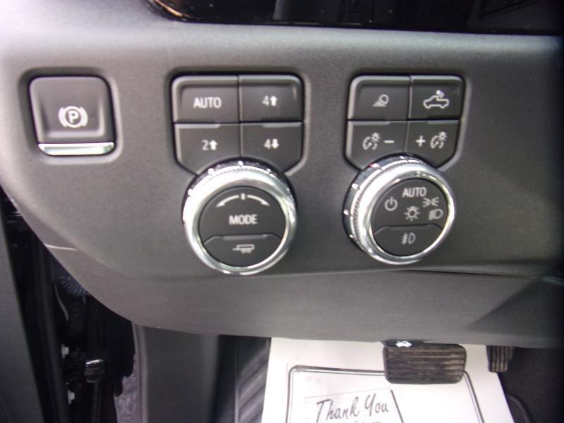 GMC Sierra 1500 4WD Crew Cab 147" SLT 2026