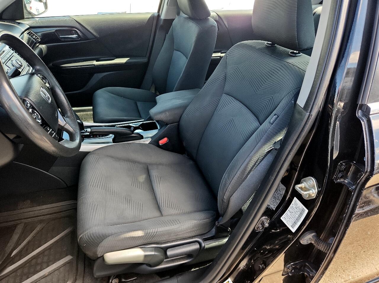 2016 Honda Accord LX photo 10