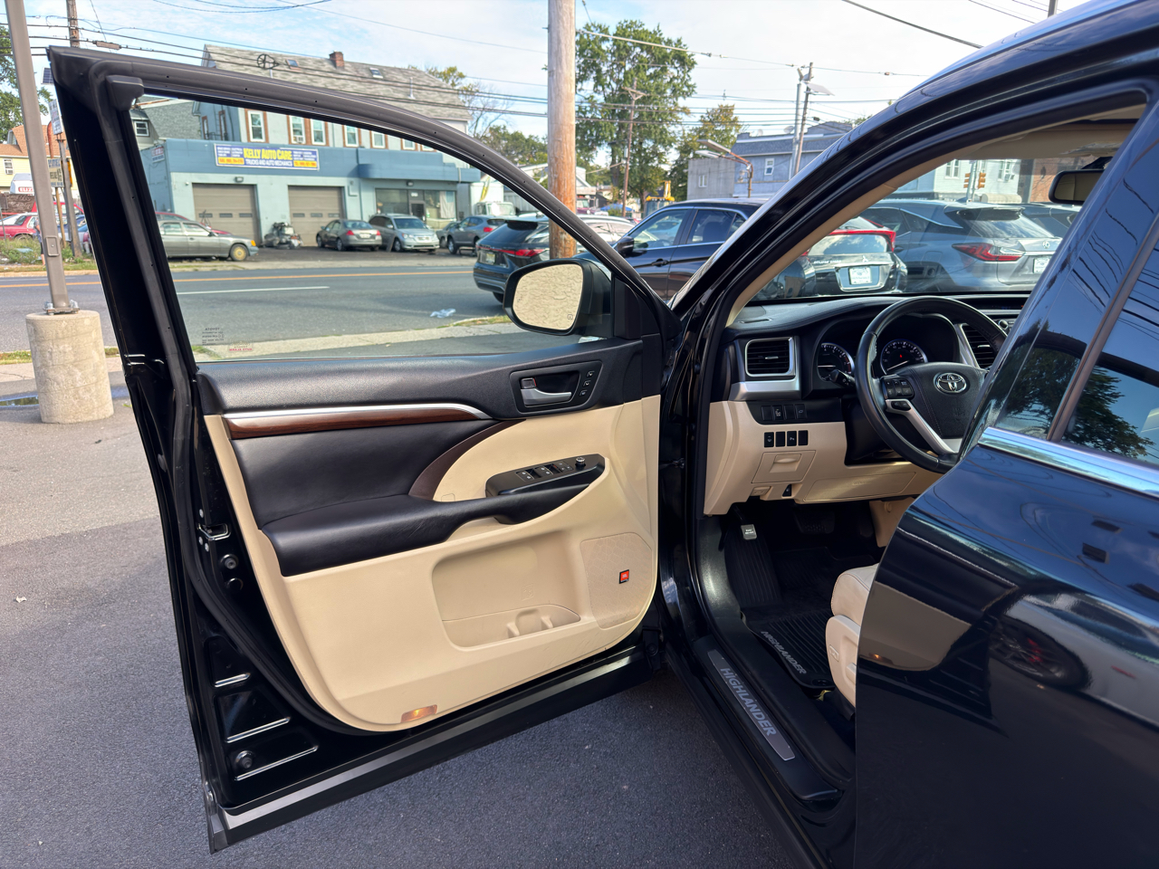 2016 Toyota Highlander Base Hybrid photo 6