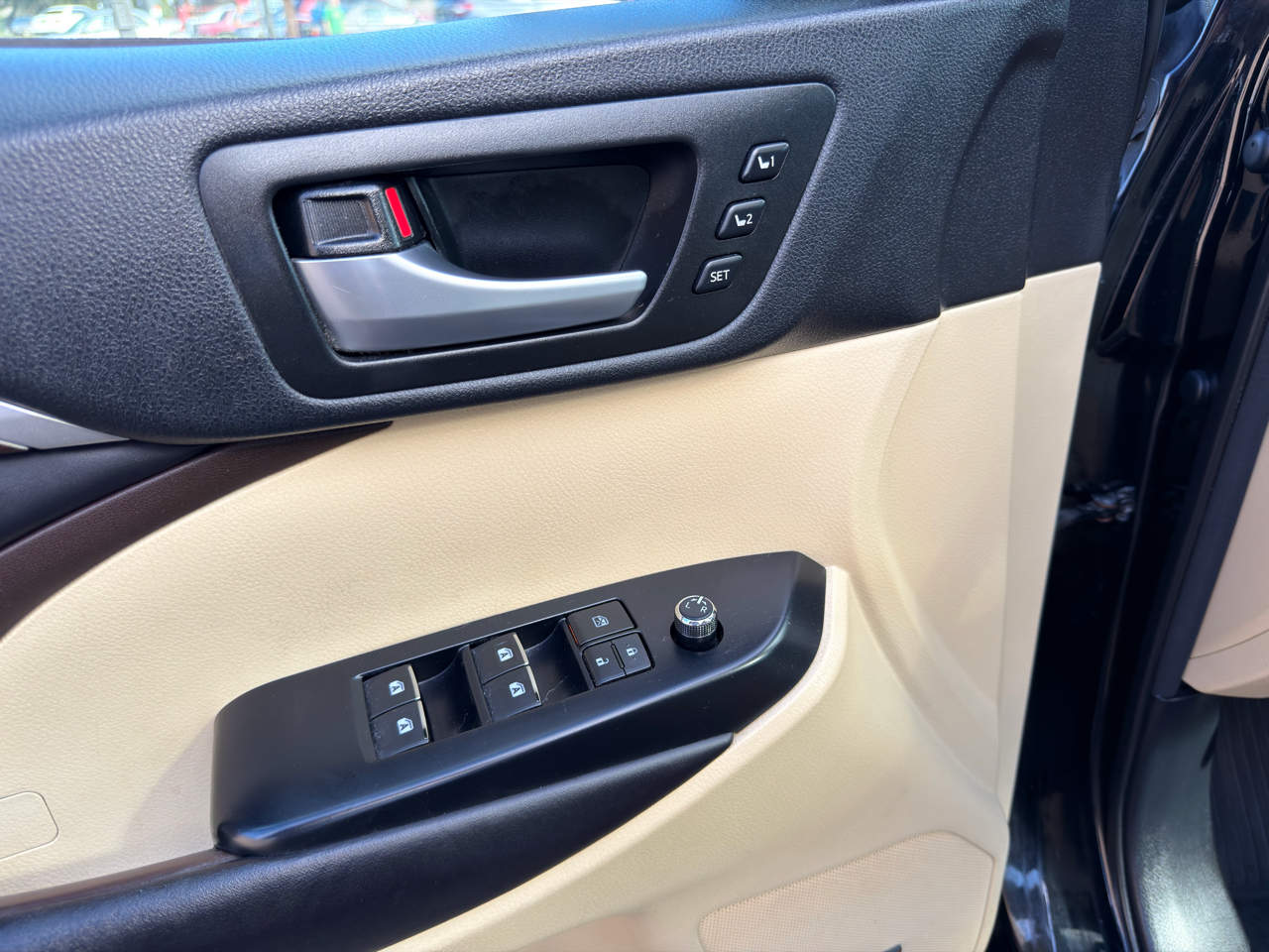 2016 Toyota Highlander Base Hybrid photo 7