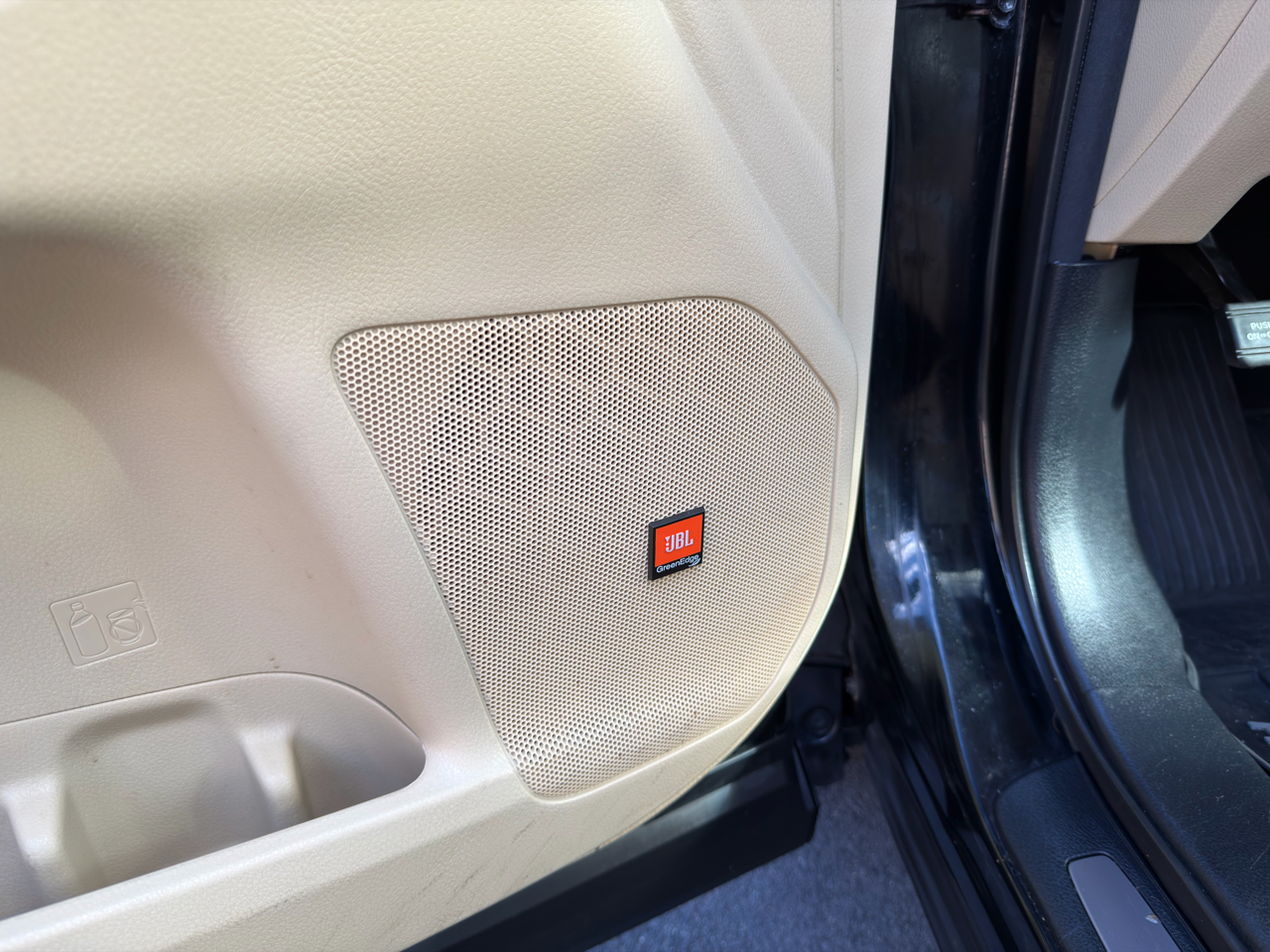 2016 Toyota Highlander Base Hybrid photo 8