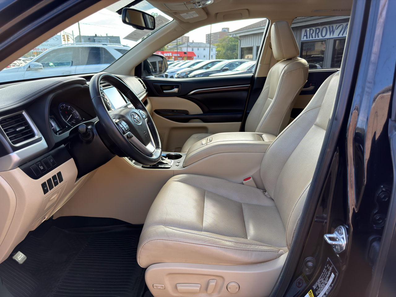 2016 Toyota Highlander Base Hybrid photo 10
