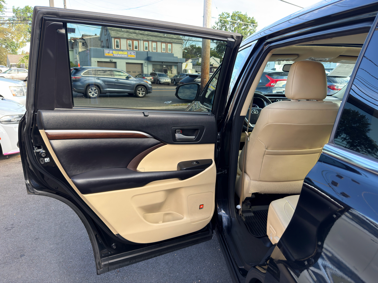 2016 Toyota Highlander Base Hybrid photo 12