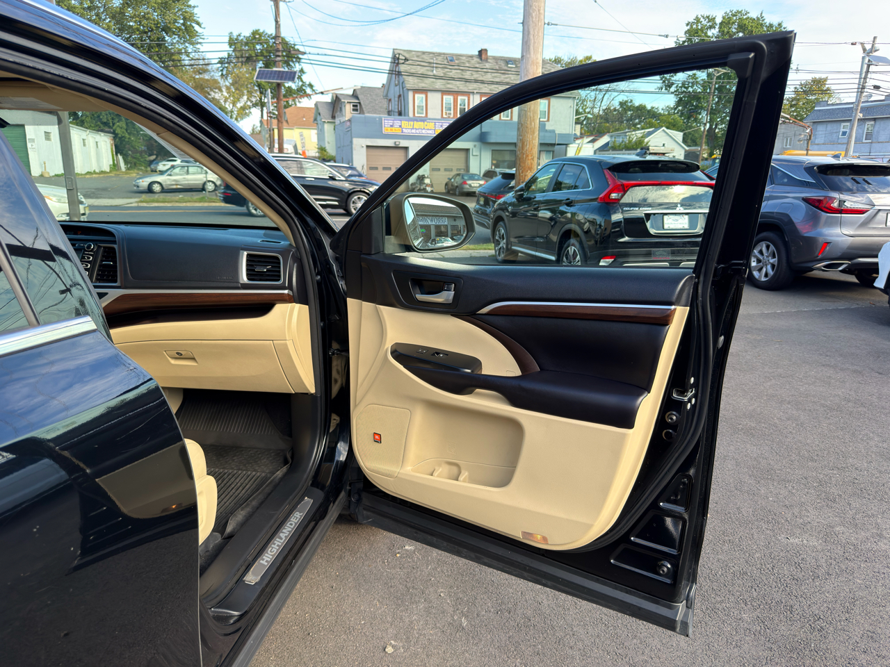 2016 Toyota Highlander Base Hybrid photo 16