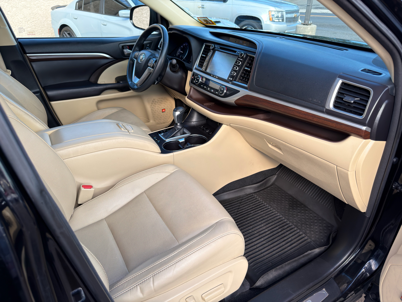 2016 Toyota Highlander Base Hybrid photo 17