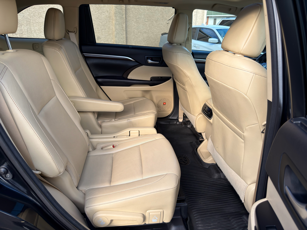 2016 Toyota Highlander Base Hybrid photo 22