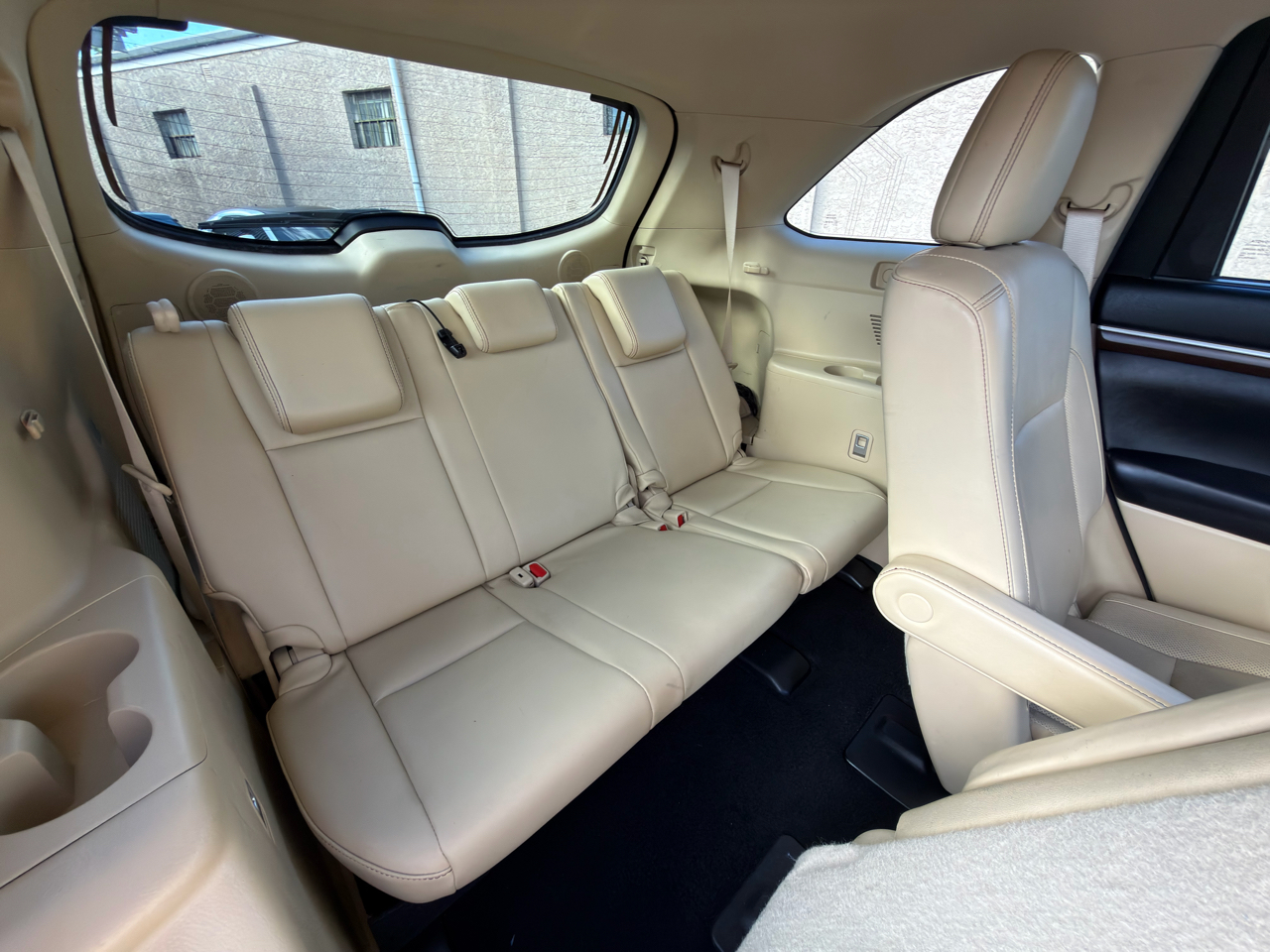 2016 Toyota Highlander Base Hybrid photo 23