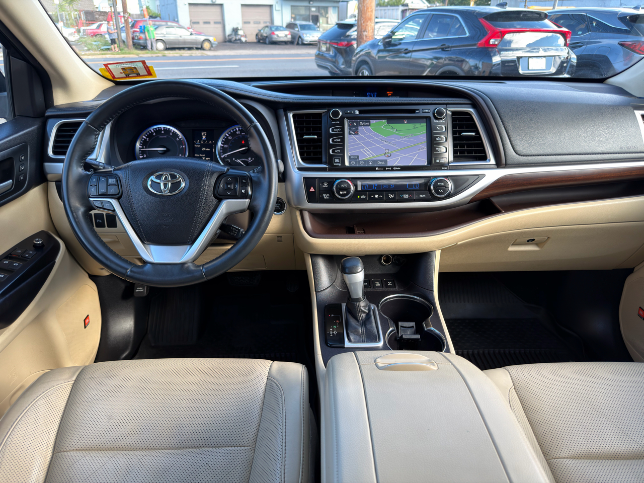 2016 Toyota Highlander Base Hybrid photo 24