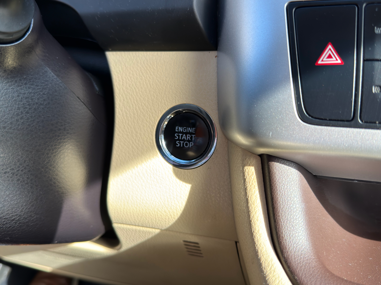2016 Toyota Highlander Base Hybrid photo 34