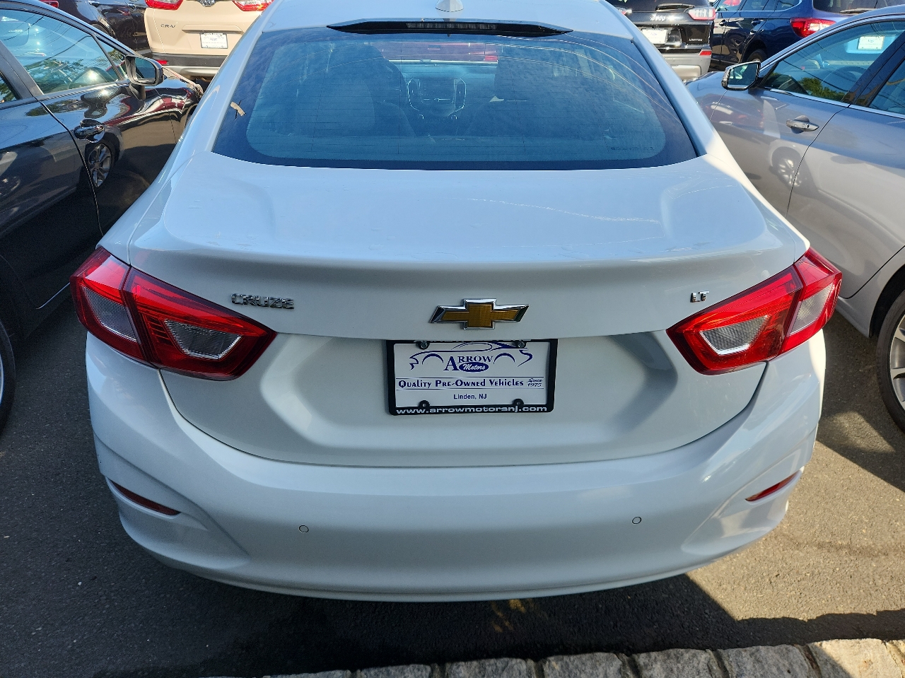 2019 Chevrolet Cruze LT photo 4