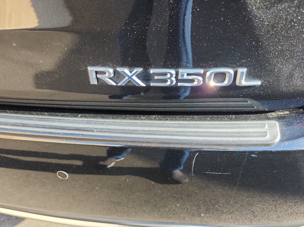 2018 Lexus RX 350L Luxury photo 2