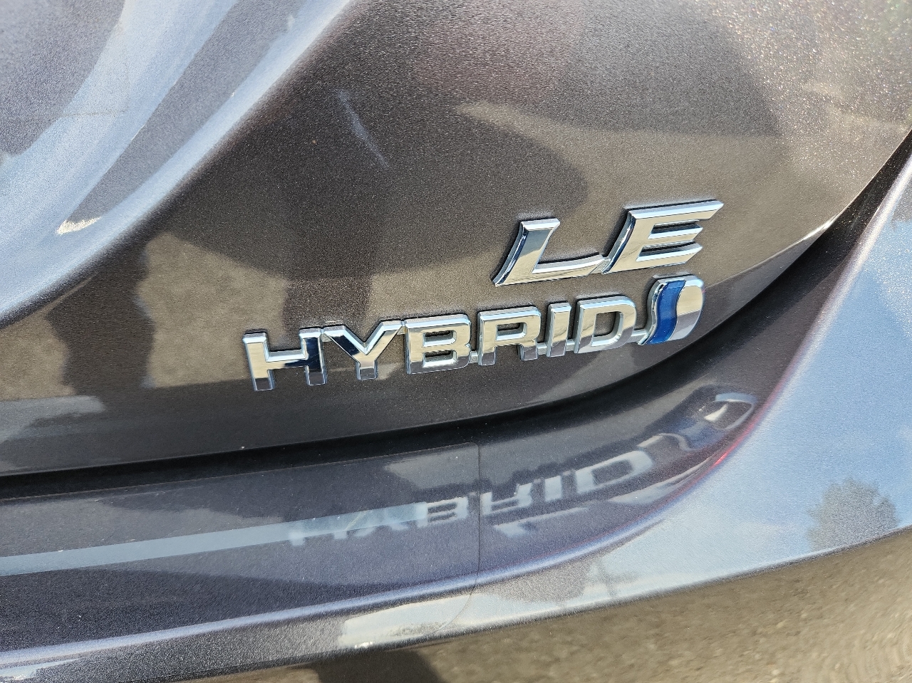 2021 Toyota Camry Hybrid LE photo 5