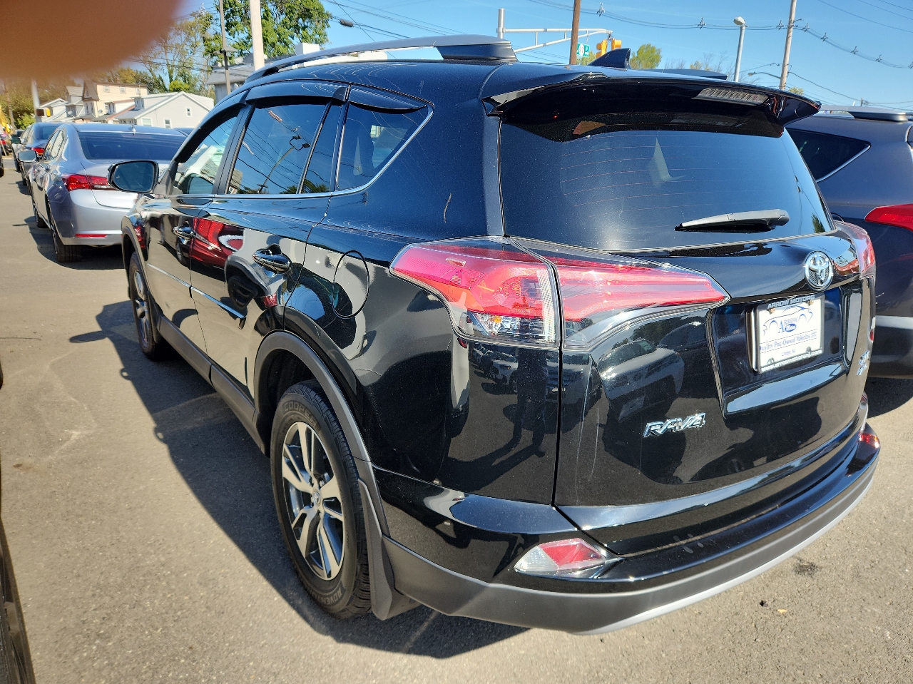 2017 Toyota RAV4 XLE photo 3