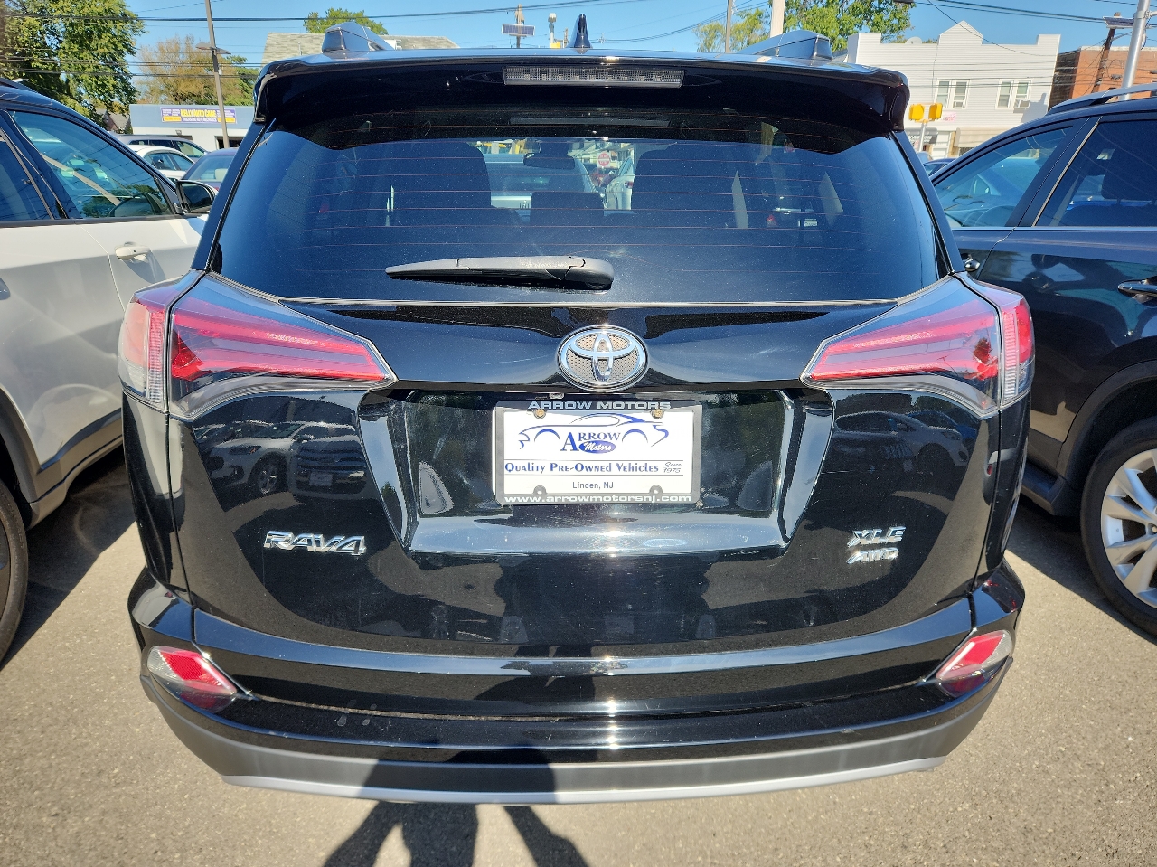 2017 Toyota RAV4 XLE photo 4