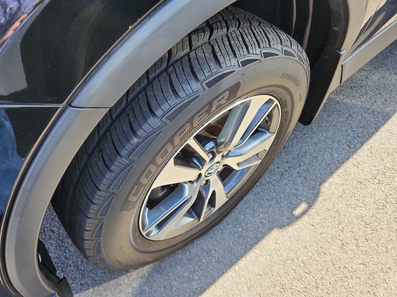 2017 Toyota RAV4 XLE photo 8
