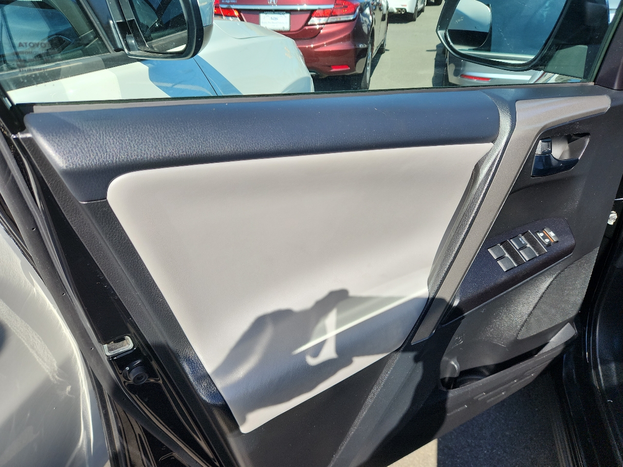2017 Toyota RAV4 XLE photo 11