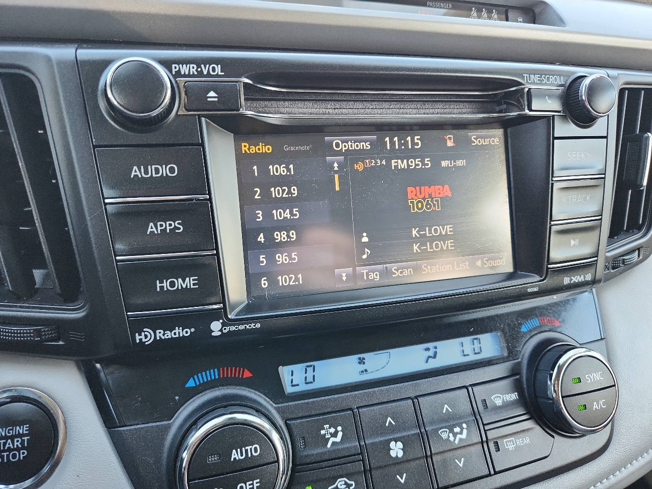 2017 Toyota RAV4 XLE photo 17