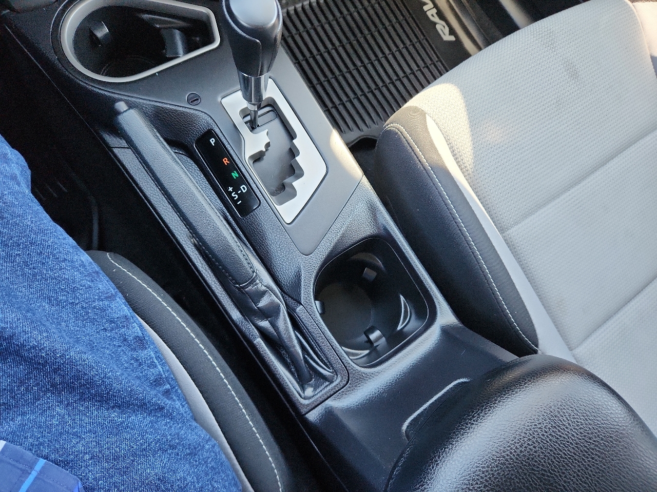 2017 Toyota RAV4 XLE photo 23