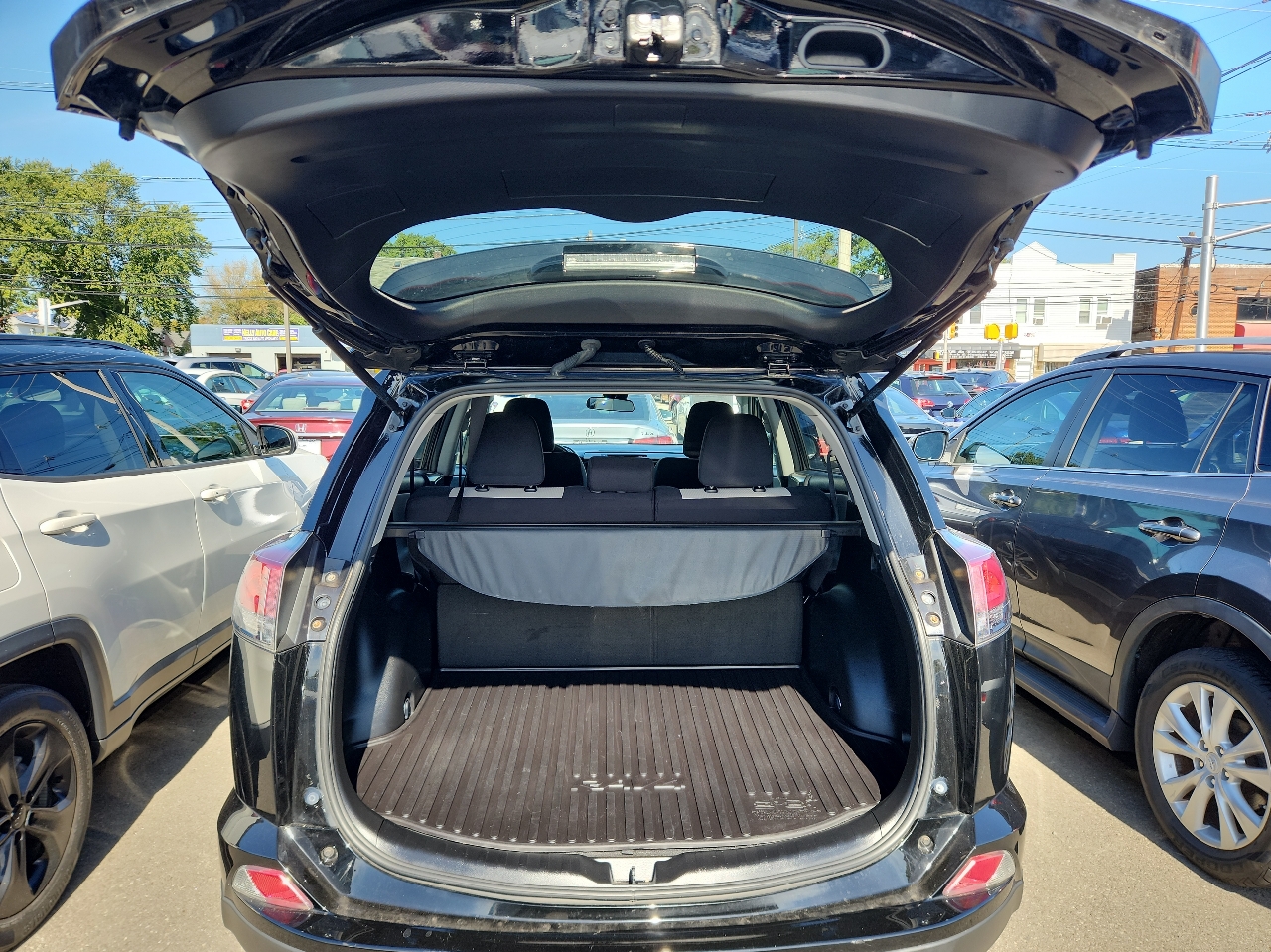 2017 Toyota RAV4 XLE photo 29
