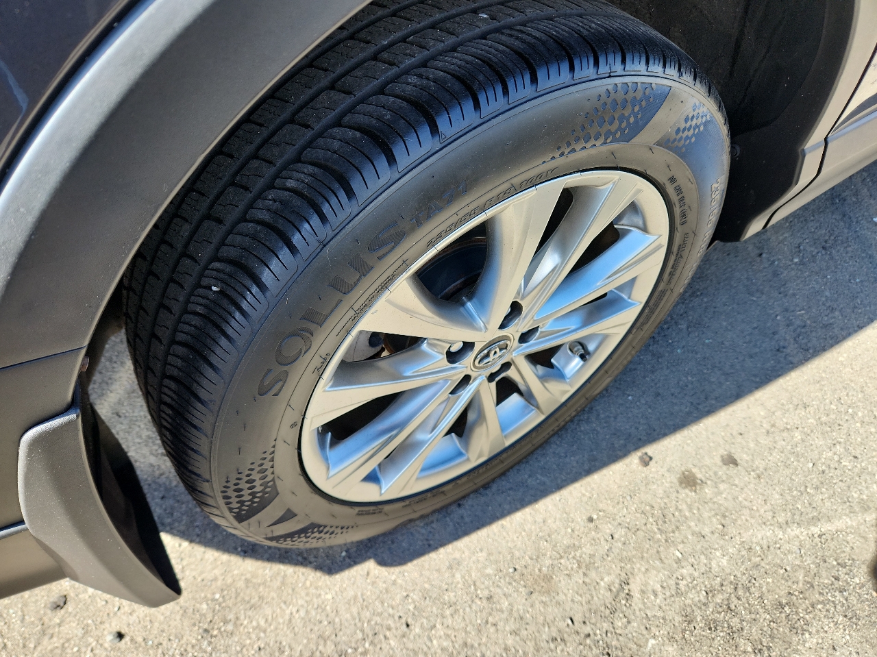 2016 Toyota RAV4 Limited photo 4