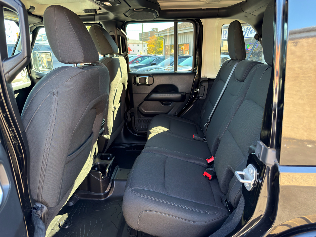 Jeep Wrangler Unlimited Sahara 4x4 2018 Jeep Wrangler Unlimited Sahara 4x4 2018