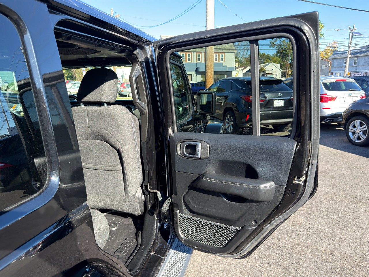 Jeep Wrangler Unlimited Sahara 4x4 2018 Jeep Wrangler Unlimited Sahara 4x4 2018