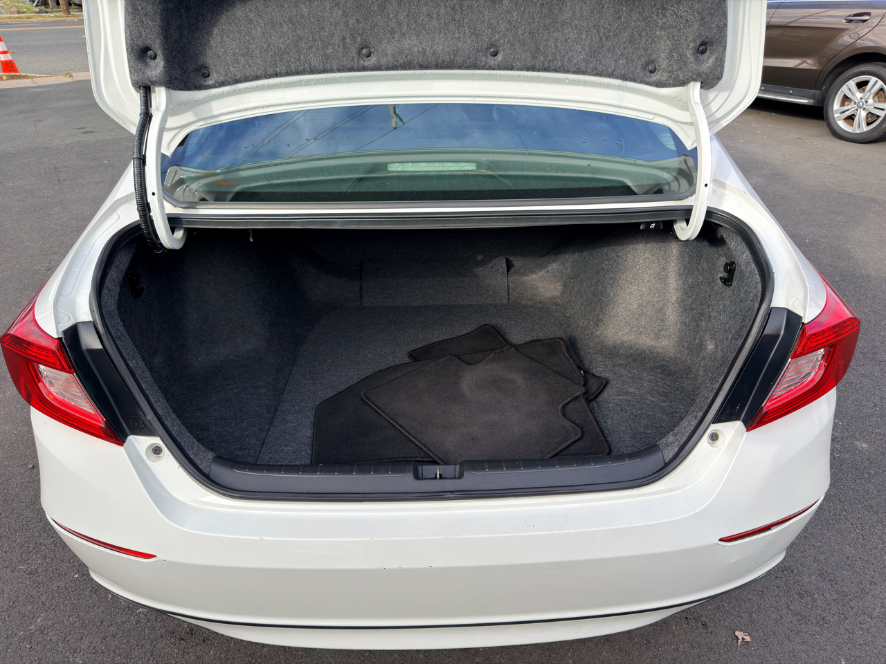 Honda Accord Sedan LX 1.5T CVT 2019 Honda Accord Sedan LX 1.5T CVT 2019