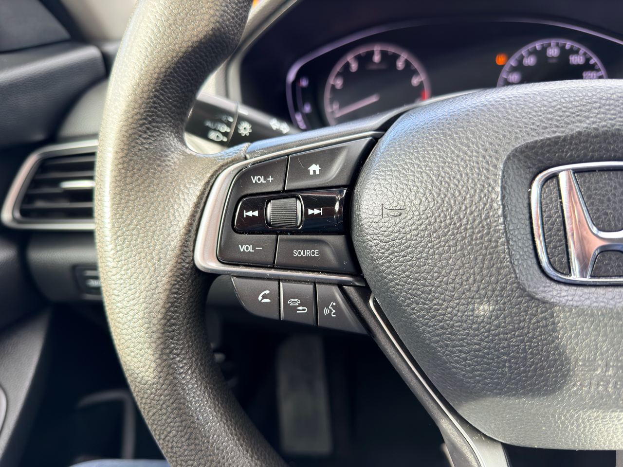 Honda Accord Sedan LX 1.5T CVT 2019 Honda Accord Sedan LX 1.5T CVT 2019