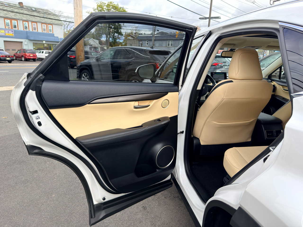 Lexus NX NX Turbo AWD 2017 Lexus NX NX Turbo AWD 2017