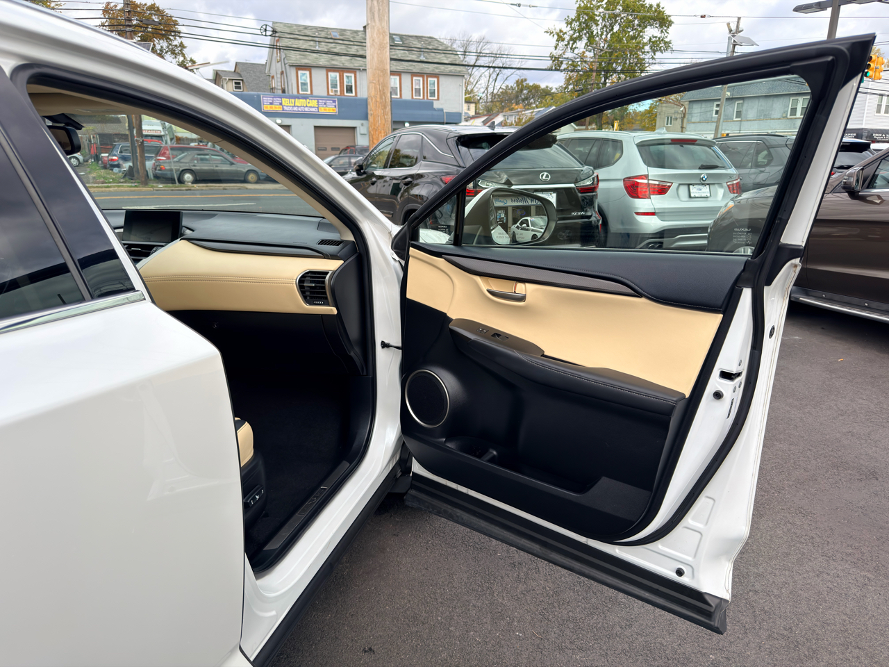 Lexus NX NX Turbo AWD 2017 Lexus NX NX Turbo AWD 2017