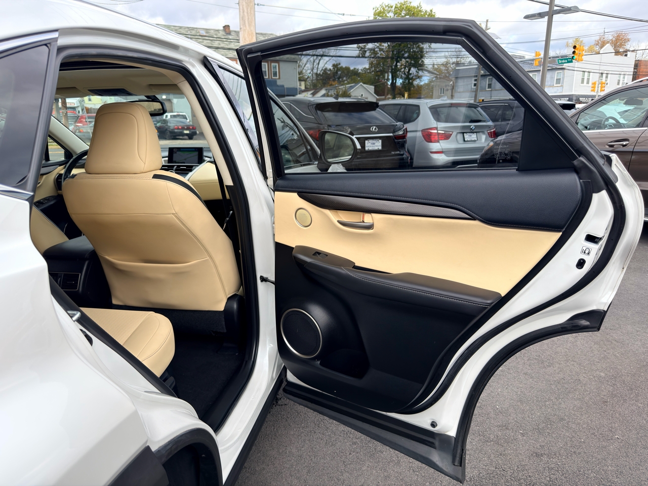 Lexus NX NX Turbo AWD 2017 Lexus NX NX Turbo AWD 2017