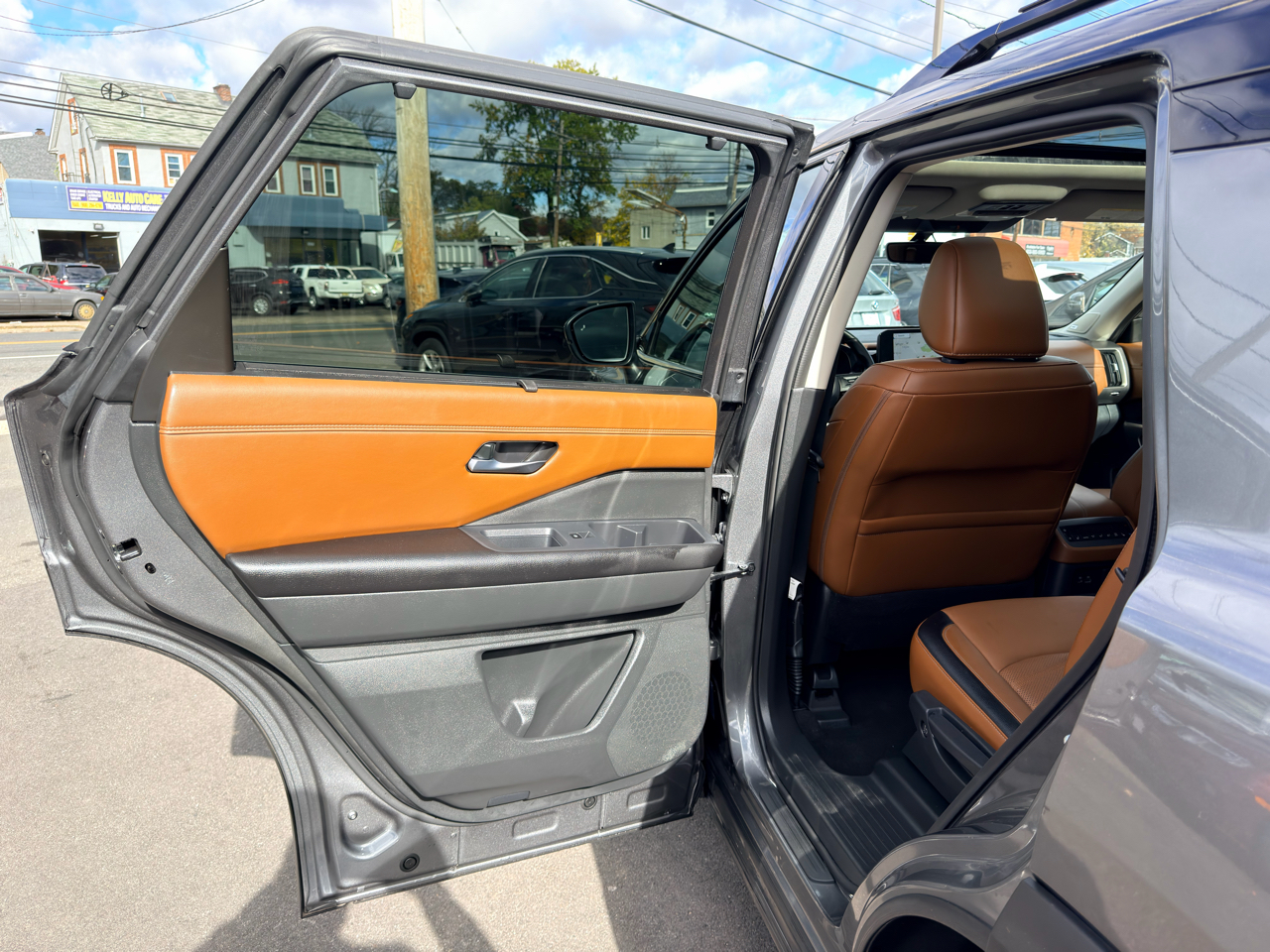 Nissan Pathfinder Platinum 4WD 2024 Nissan Pathfinder Platinum 4WD 2024